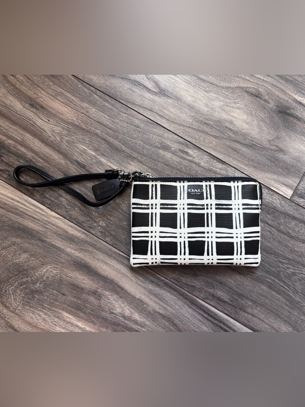 COACH || Wristlet